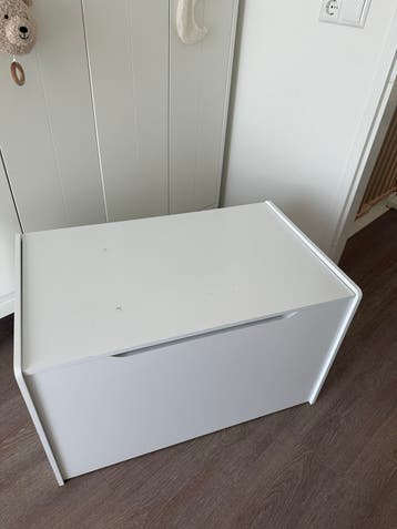 GRATIS Witte speelgoedkist met deksel