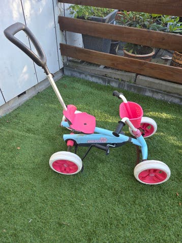 Peuter fiets met handvat - Opknapper, rijdt goed