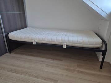 Eenpersoonsbed 90x210, incl Auping matras