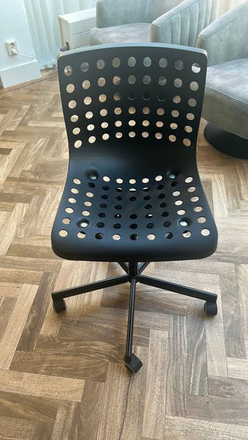 Zwarte bureaustoel van IKEA