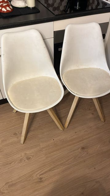 GRATIS 2 eetkamerstoelen