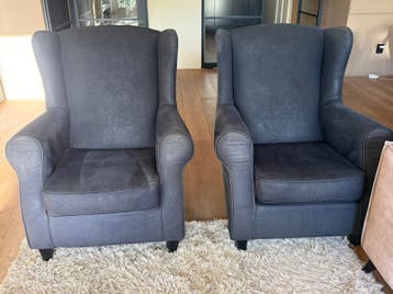 Twee zwarte oor fauteuils GRATIS OPHALEN