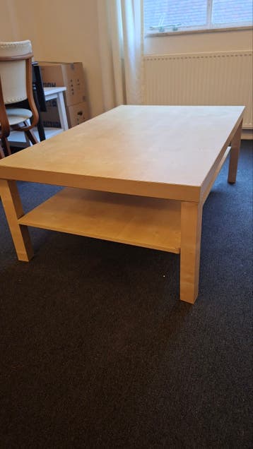 Gratis houten salontafel met gebruikerssporen