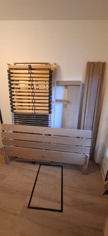 Bedframe met lattenbodems 160x200
