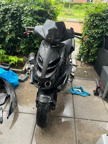 Aprilia SR Piaggio Geel Kenteken Scooter
