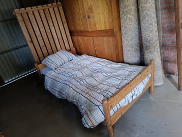 Grenen 2persoonsbed met nachtkastje