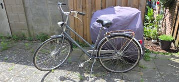 Batavus damesfiets - band plakken en gaan