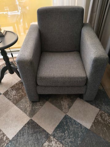 Comfortabele grijze fauteuil - Zo goed als nieuw