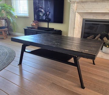 Robuuste Zwarte Salontafel - Industrieel Design