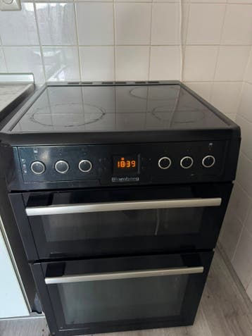 Fornuis met dubbele oven en keramische kookplaat