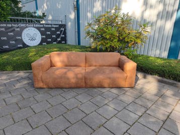 Comfortabele 2-zitsbank in bruin suède-look stof