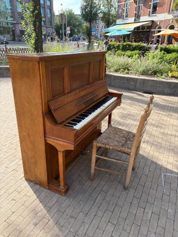 Piano - gratis ophalen voordat het gaat regenen!