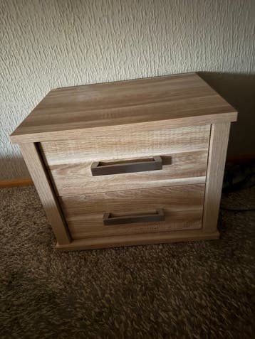 Nachtkastje en tv meubel MOET MORGEN WEG!!