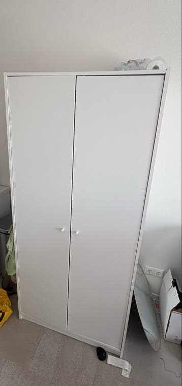 Gratis afhalen: IKEA hangkast met deuren