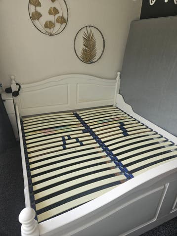 Gratis bed 180x200 cm met lattenbodems