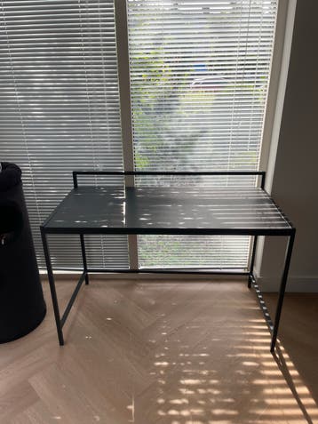 Zwart bureau Jysk