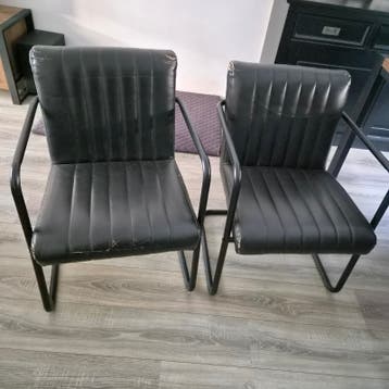 Gratis 6x Zwarte industriële eetkamerstoelen met armleuning