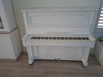 Witte piano (Gerhard Adam) - Gebruikt