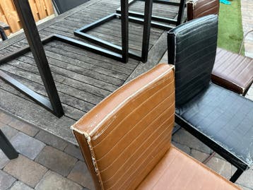 6 eetkamerstoelen - bruin en zwart leerlook