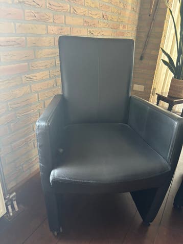 Eettafel met 4 eetkamer stoelen