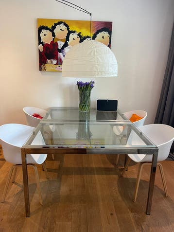 Glazen eettafel uitschuifbaar (ikea)
