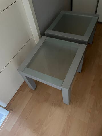 GRATIS : Set van 2 bijzettafels met glazen blad