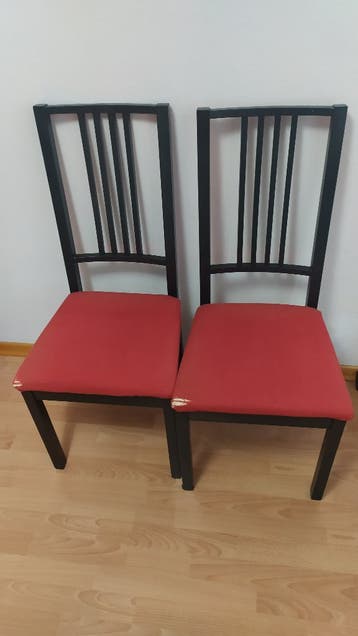 Twee stoelen
