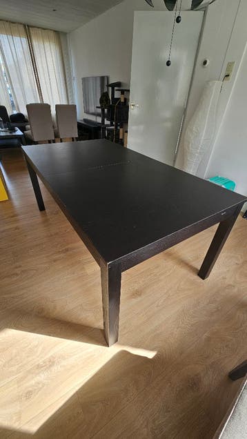 Zwarte eettafel (gratis)