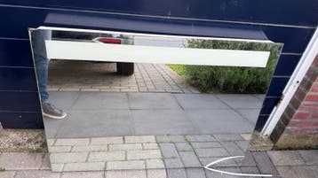 Spiegel met LED TL balken en stopcontact 100x70 cm