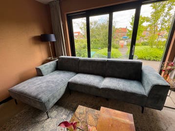 Moderne Hoekbank met Longchair - gratis af te halen in Lisse