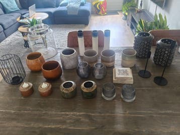 Diverse decoratie, bloempotten gratis af te halen!