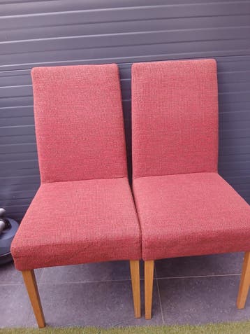 2 GRATIS stoelen,