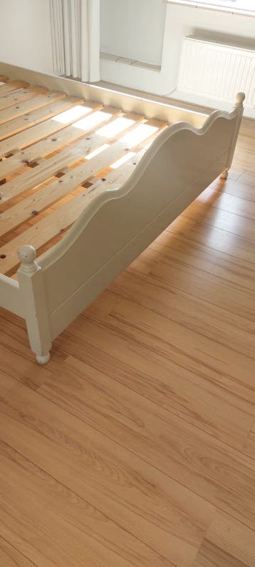 GRATIS 2-persoons bedframe 180x200 met latten