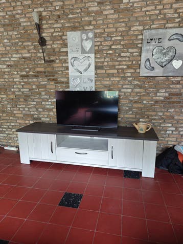 GRATIS | Mooi wit TV meubel | Snel weg!!