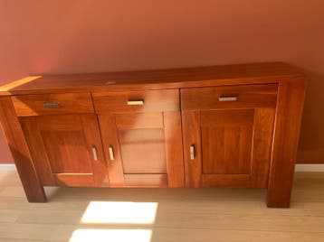 Gratis op te halen! Dressoir en eettafel plus 4 stoelen
