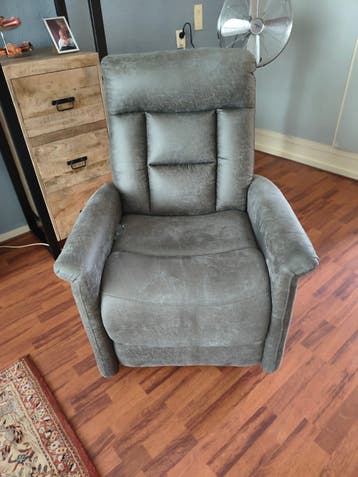 Twee sta-op stoelen: nieuw en gebruikt - gratis bij afname