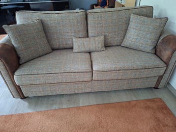 Comfortabele 2-zitsbank met stoffen bekleding
