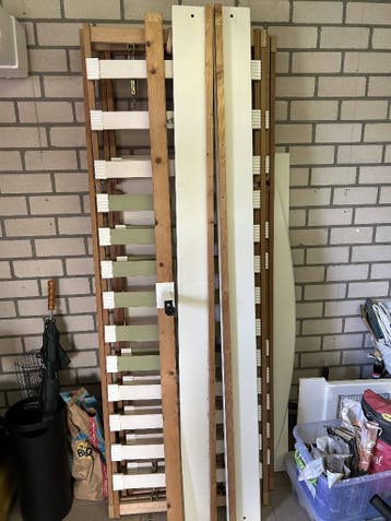 2 persoons bed met lattenbodem (2 x 1,4 m) GRATIS