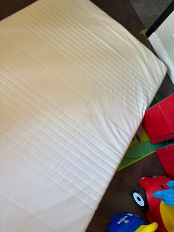 GRATIS bijna NIEUWE topper van Ikea. Als NIEUW!!