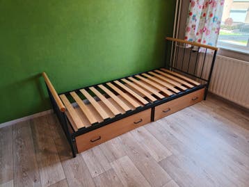 Gratis eenpersoonsbed met lades