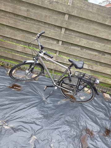 Gratis af te halen: Zeer gebruikte fiets (defecten)