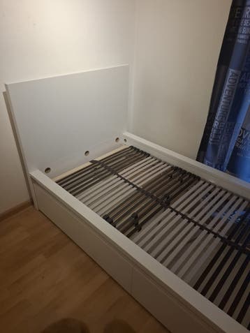 Eenpersoonsbed, gratis af te halen, excl. matras