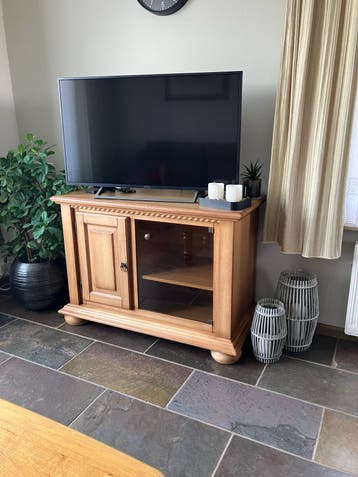 Gratis TV-meubel / dressoir van eikenhout