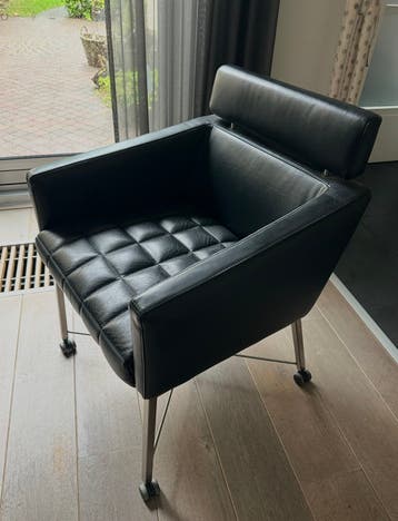 Eerkamerstoelen 4 stuks zwart leer wieltjes