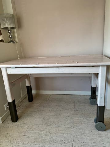 Verstelbaar bureau voor kinder- of tienerkamer