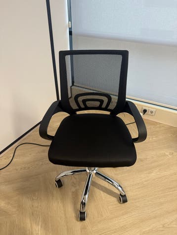12 GRATIS Comfortabele Zwarte Bureaustoel met Wieltjes