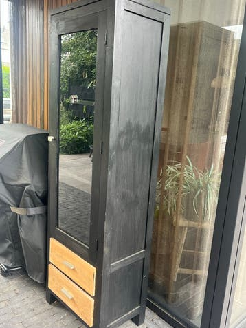 Vitrinekast met 2 planken en 2 laden - opknapper