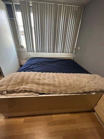Free pick up 200X200 electric bed with Matress