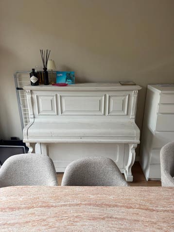 Decoratieve Piano - Gratis af te halen in Amsterdam