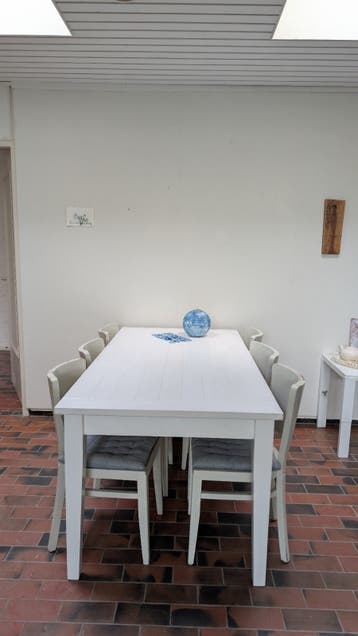Tafel met 6 stoelen GRATIS